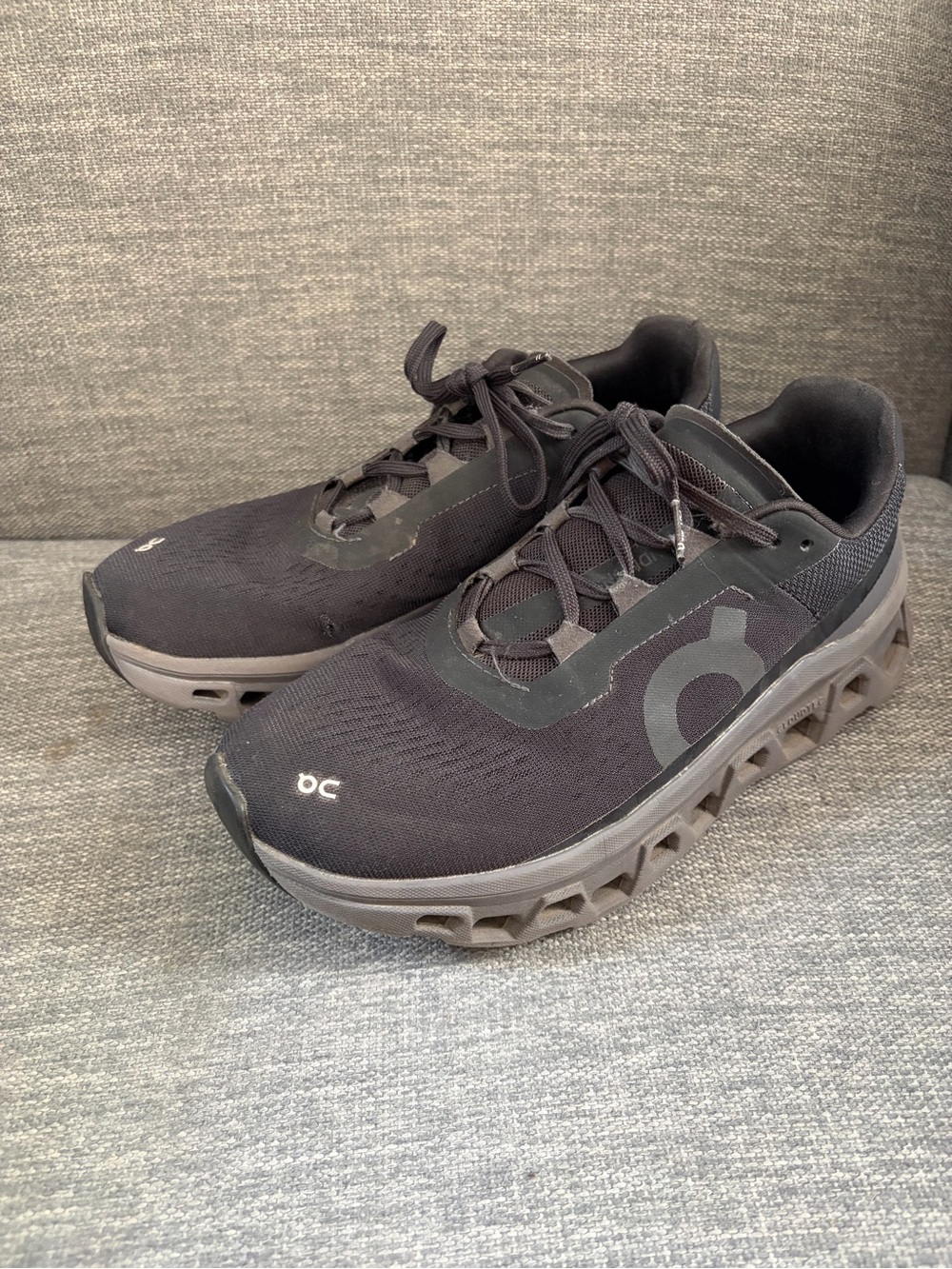 Women’s Black On Clouds size 8